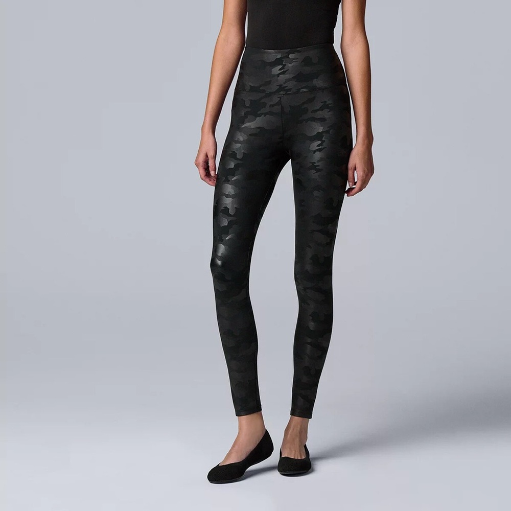 SIMPLY VERA Vera Wang Black Camouflage Leggings Size Large